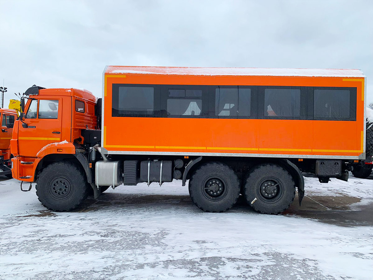 Вахтовый автобус КАМАЗ 43118